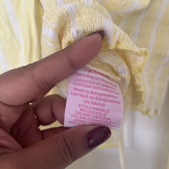 #31 NWT No Boundaries butter yellow and white long sleeve smocked blouse - Picture 7 of 8